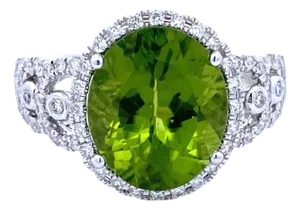 18k White Gold Peridot and Diamond Ring