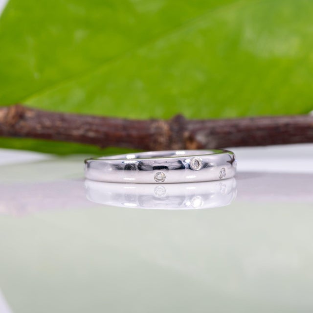 Metal Solid 14k Gold Diamond Band Ring | Natural Diamond Accent Wedding Ring, Size 6.75 For Sale - Image 7 of 9