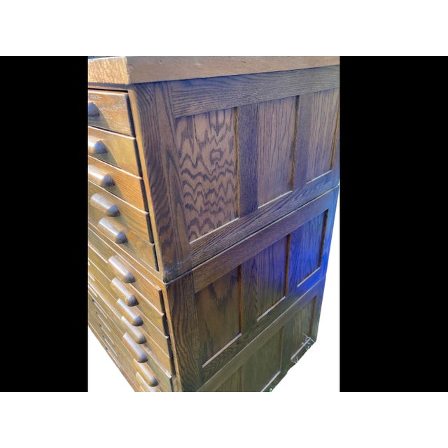 Vintage Hamilton Large-Format Oak Flat File Cabinet – 15 Drawer Modular Architect’s Plan Cabinet, Original Finish For Sale In Sacramento - Image 6 of 8