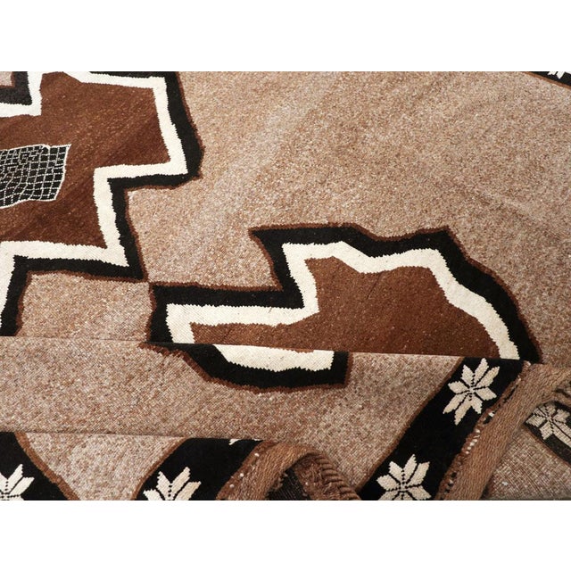 Textile Galerie Shabab Collection Mid-20th Century Turkish Anatolian Tribal Room Size Carpet For Sale - Image 7 of 8