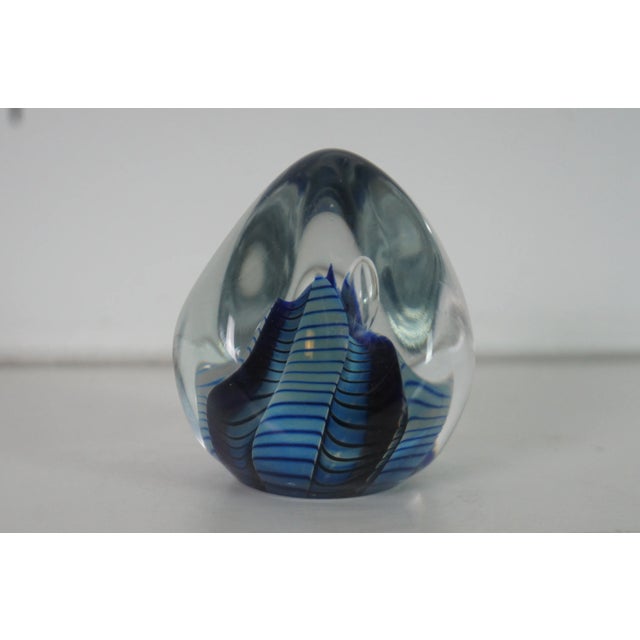 1998 Robert Eickholt Studio Abstract Blue Stripe Art Glass Paper Weight For Sale - Image 9 of 13