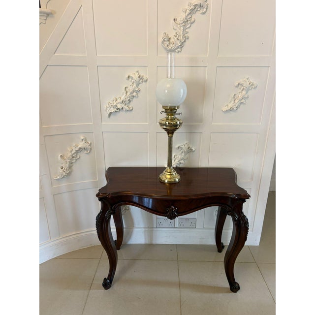 Antique Edwardian English Brass Oil Lamp with Opaline Shade, 1900 For Sale - Image 3 of 11