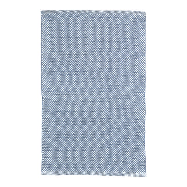 Dash & Albert by Annie Selke Herringbone Denim/Ivory Indoor/Outdoor Rug, 2'6" x 8' For Sale
