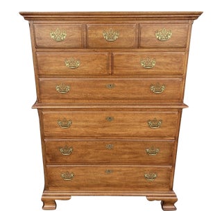 1970s Thomasville Queen Anne Dresser Fisher Park High Boy Solid Oak For Sale