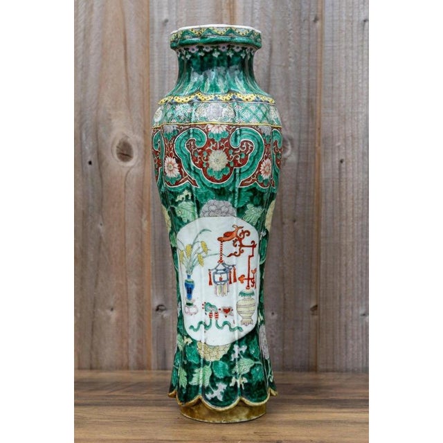 Early 19th Century Qing Dynasty Chinese Famille Verte Wucai Porcelain Vase For Sale - Image 3 of 18