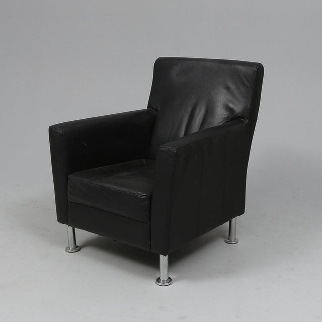 Set of Lounge Chair and Ottoman in Black Leather, 1980s For Sale - Image 3 of 13