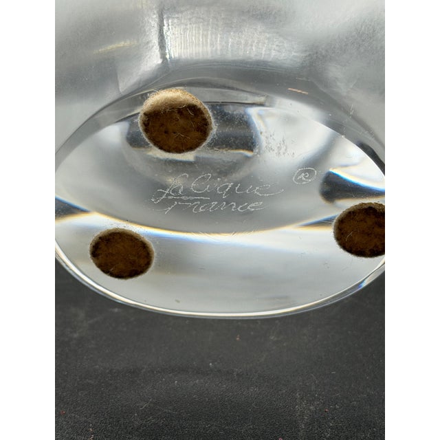 Mid-Century Modern Sylvie Vase in Satin Crystal Depicting Two Doves from Lalique, 1950s For Sale - Image 3 of 11