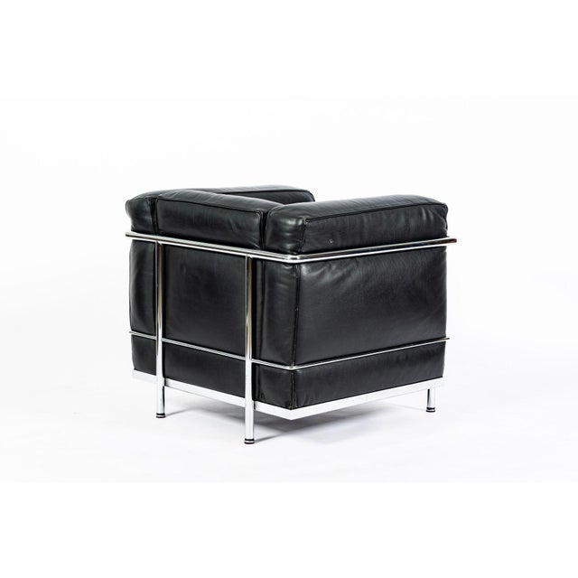 Metal Authentic Cassina Lc2 Black Leather Petit Lounge Chair by Le Corbusier, 4x Avail For Sale - Image 7 of 14