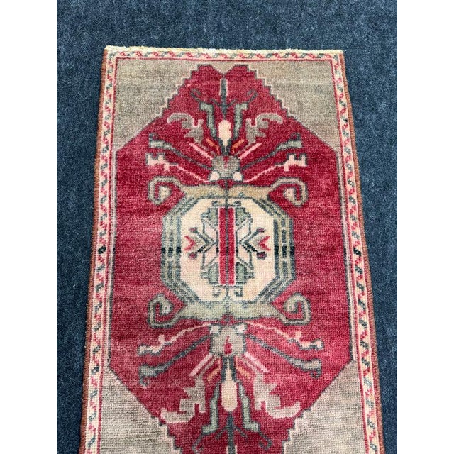 Turkish Yastik Rug 1'5" x 2'6" For Sale - Image 4 of 5