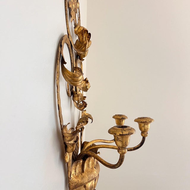 Beautiful vintage tole 3-arm candle sconce // Italian toleware // gilt // gold leaf // made in Italy // grandmillenial decor // preppy For Sale - Image 4 of 10