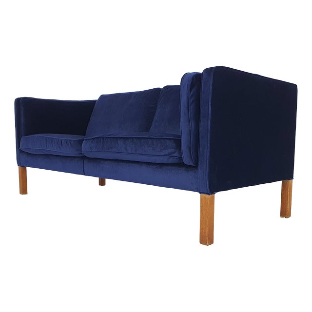 Vintage Model 2335 Couch by Borge and Peter Mogensen for Fredericia, Denmark, 1975 For Sale