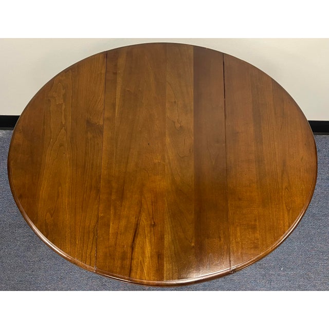 Vintage 1940’s Splayed Leg Butterfly Drop Leaf Side Table For Sale In New York - Image 6 of 7