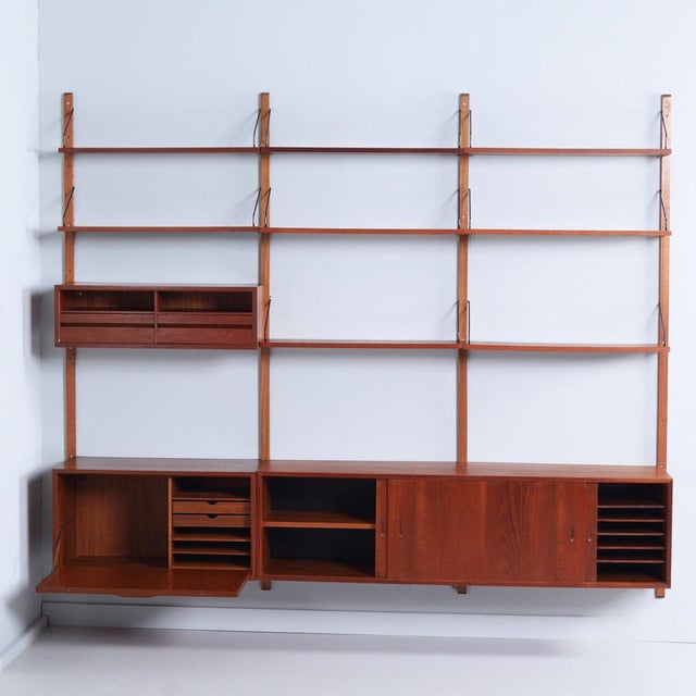 Cado Royal System Wall System in Teak by Poul Cadovius for Cado, 1960s For Sale - Image 4 of 11