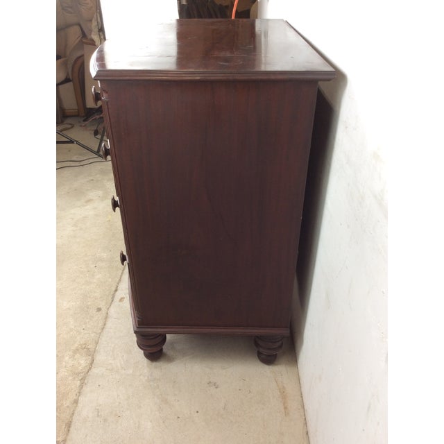 Mid-Atlantic Chippendale Inlaid Mahogany Bow Front Chest of Drawers For Sale - Image 4 of 17