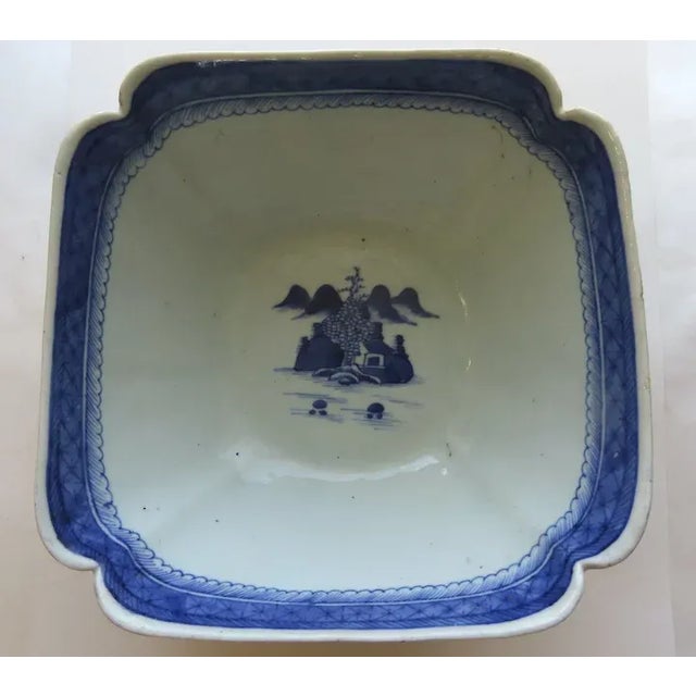 Early 19th Century Chinese Export Blue and White Canton Bowl For Sale - Image 5 of 13
