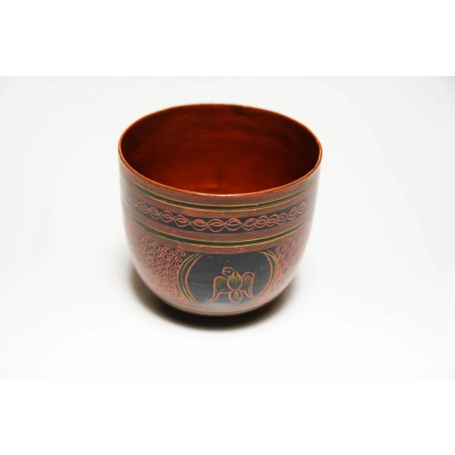 Early 20th Century 20th Century Vintage Collector-Grade Burmese Parrot Lacquerware Cup For Sale - Image 5 of 6