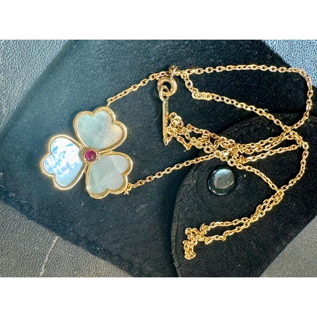 Mauboussin Paris 18Kt Yellow Gold Vintage Mother Of Pearl Clover Pendant For Sale - Image 17 of 18