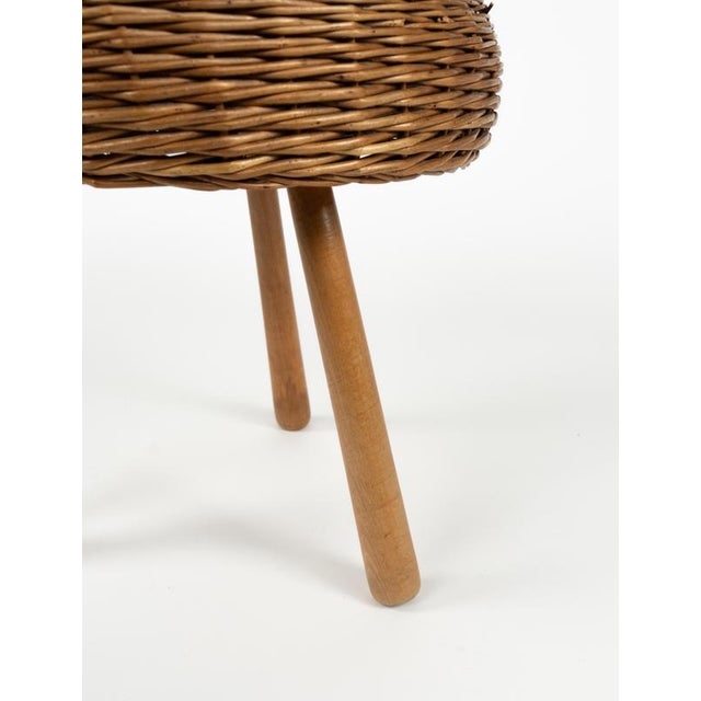 Mid-Century Wicker and Wood Tripod Stool attributed to Tony Paul, USA, 1950s For Sale - Image 17 of 18
