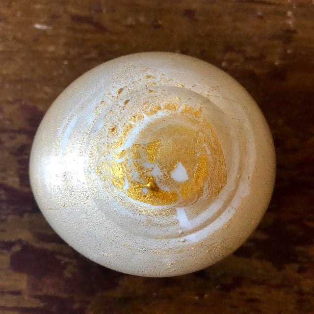 Alfredo Barbini Vintage Small Violet Gold Murano Vase For Sale - Image 4 of 5