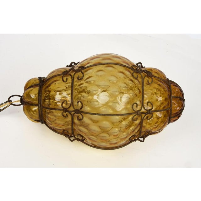 1940s Mid-Century Italian Handblown Murano Amber Glass Cage Pendant Light from Seguso, 1940s For Sale - Image 5 of 16