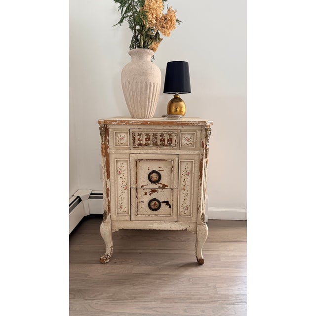 White Pair of Early 1900s French Ball & Claw Side Tables For Sale - Image 8 of 8