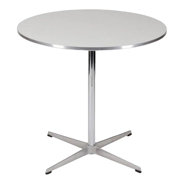 White Laminate Café Table by Arne Jacobsen for Fritz Hansen For Sale
