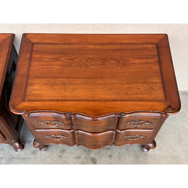 1900 - 1909 Pair of Italian Baroque Burled Walnut Chests of Nightstands For Sale - Image 5 of 12