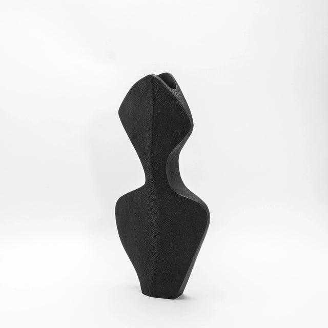 R & Y Augousti Modern Sculptural Vase in Black Shagreen by R&y Augousti For Sale - Image 4 of 7