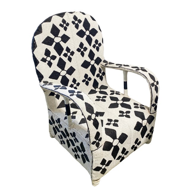 African Nobility Nigerian Yoruba Black& White Beaded Chair For Sale - Image 9 of 13