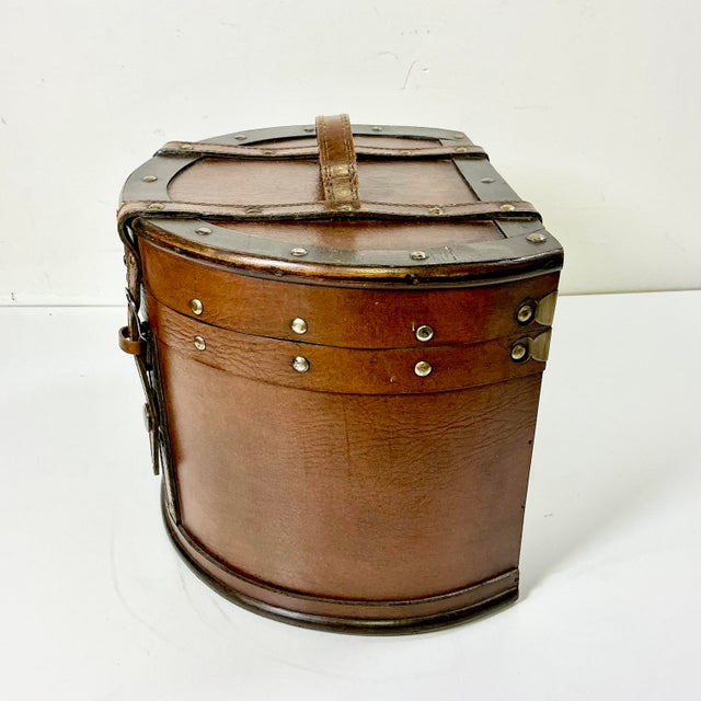 1980s Vintage Americana Boho Chic Wood and Faux Leather Strap Storage Box, After Ralph Lauren For Sale - Image 12 of 14