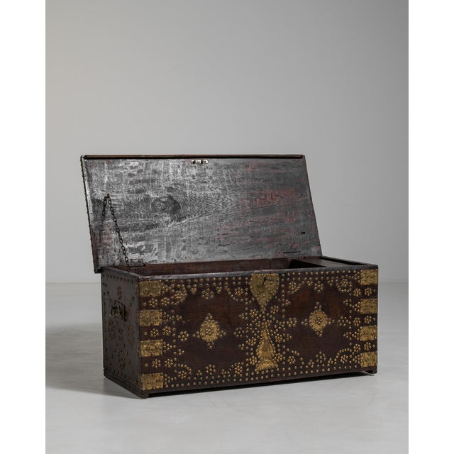 Wood Chest with Brass Accents, Antique, United Kingdom, 19th Century For Sale - Image 10 of 18