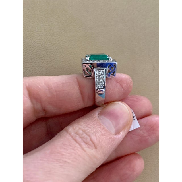 Gemstone 4 Carat Emerald Cut Colombian Emerald and Diamond Ring 14 Karat Gold Estate For Sale - Image 7 of 18