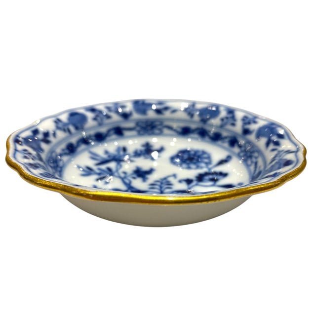 Early 20th Century Meissen "Blue Onion" With Gold Trim Small Bowls - Set of 4 For Sale - Image 11 of 11
