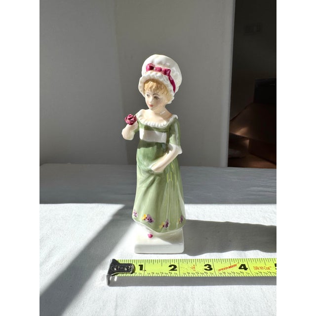 Asparagus 1970s Royal Doulton Figurine ~ “Ruth” ~ Hn 2799 For Sale - Image 8 of 10