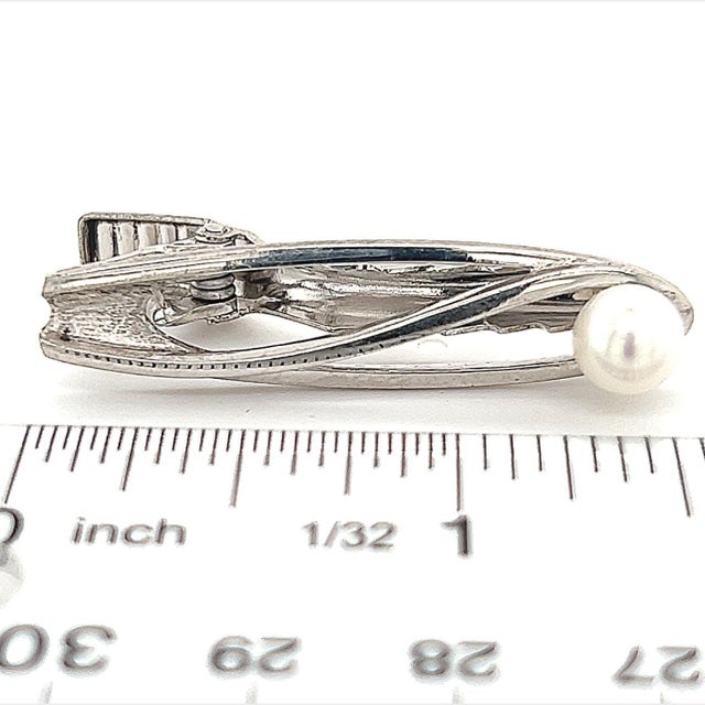 Mikimoto Estate Akoya Pearl Men's Tie Clasp Silver 7 mm 5.3 Grams M242 This elegant Authentic Mikimoto Estate Akoya pearl...