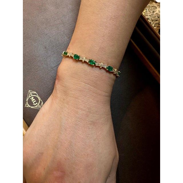 5 Carat Emerald Tennis Bracelet 14 Karat Yellow Gold, 6.5 Inch For Sale - Image 11 of 18