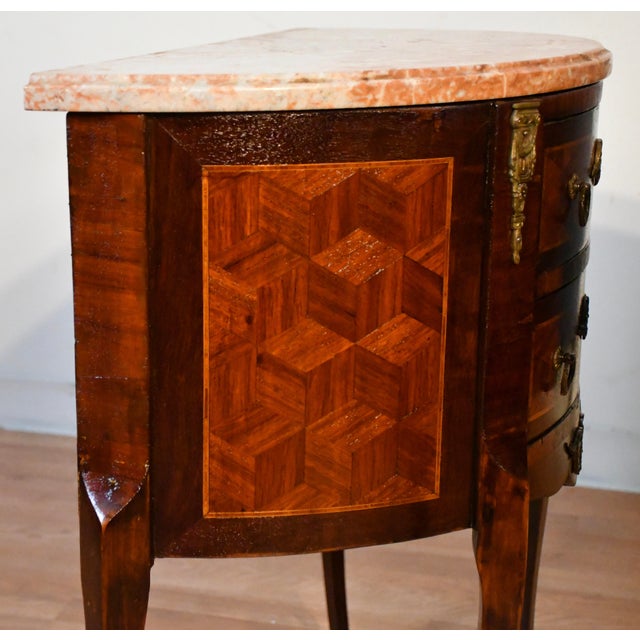 1890s Pair French Louis XV Walnut Satinwood Inlay & Marble Top Nightstands For Sale - Image 14 of 18