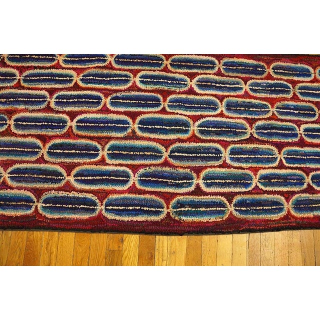 1930s Red Wine Geometric Antique American Hooked Rug 2'8" X 9' Knotted Pile Cotton Wool Carpet For Sale - Image 4 of 7