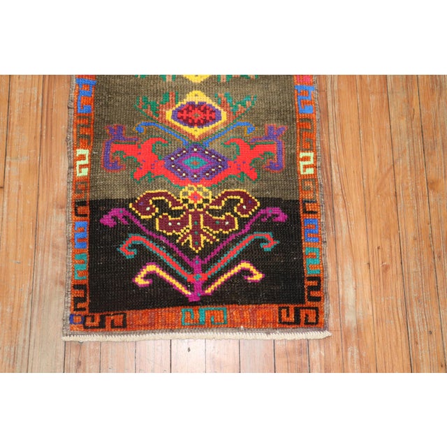 Funky Mini Size Turkish Rug no. y1860 For Sale In New York - Image 6 of 6