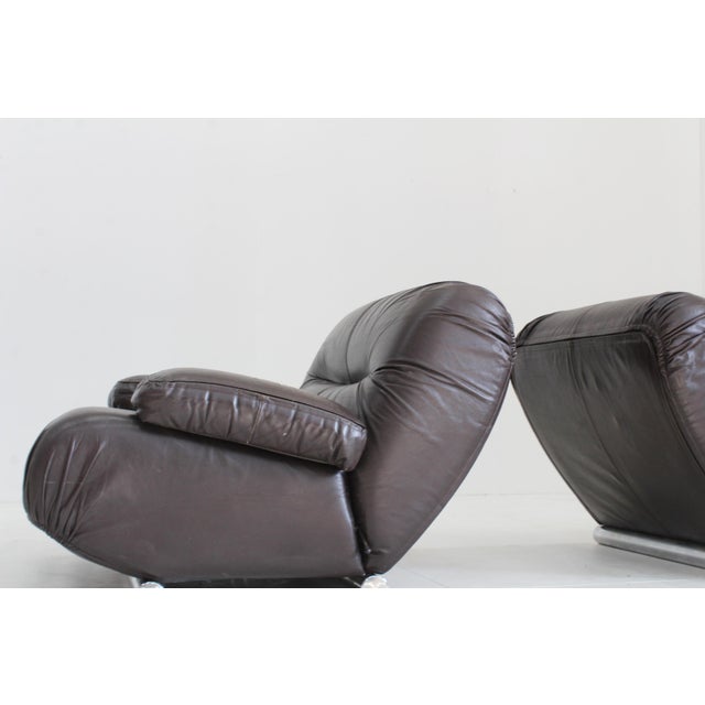 Vintage Lounge Chairs in Brown Leather by Giuseppe Munari, 1970s, Set of 2 For Sale - Image 4 of 10