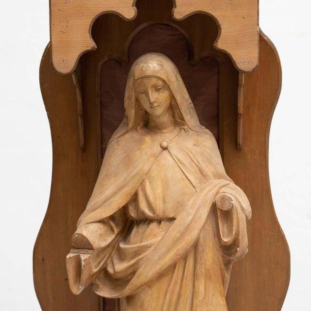 Large Traditional Figure of a Virgin in Wood Niche, 1950 For Sale - Image 9 of 14
