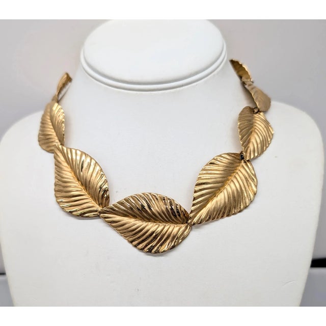 1980s Vintage 1982 Signed Napier Goldtone Textured Leaves Collar Necklace For Sale - Image 5 of 8