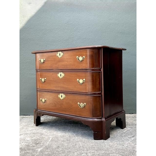 Vintage Regency Mahogany Bow Front Chest of Drawers For Sale In West Palm - Image 6 of 12