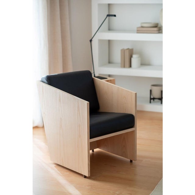 Armchair in Oak Wood and Natural Leather by Alvaro Siza For Sale - Image 4 of 7