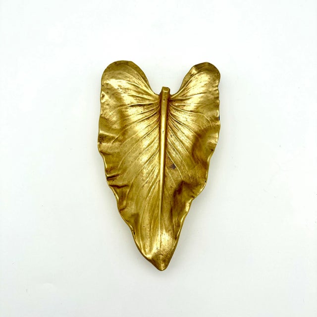 This stunning jewelry dish from Virginia Metalcrafters is a must-have. Crafted in the United States with meticulous...