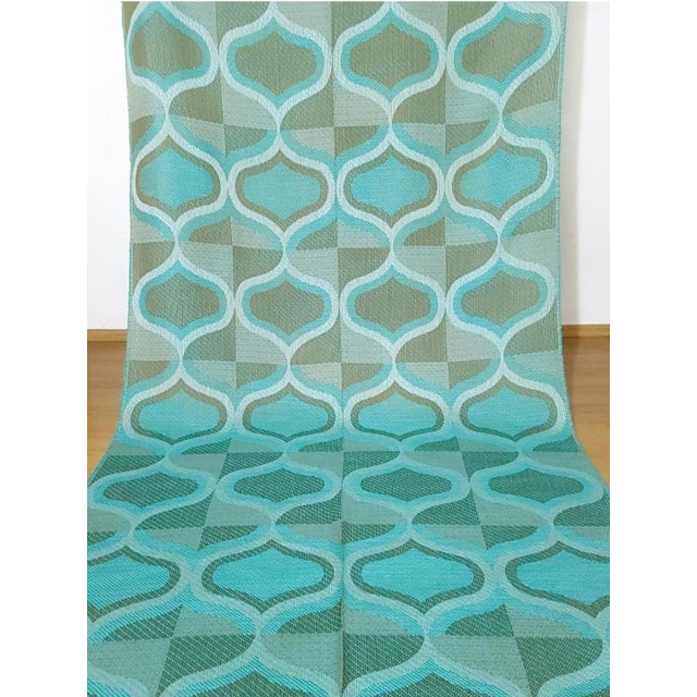 The bale has 9 meters, unused fabric