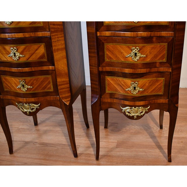 1900s Pair Antique French Louis XV Walnut & Satinwood Marble Top Lingerie Stands For Sale - Image 6 of 18