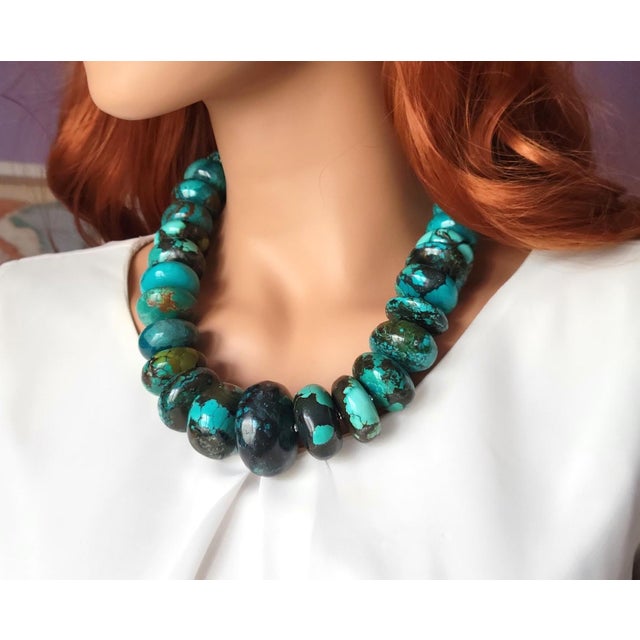 Early 21st Century Hubei Turquoise Beaded Necklace For Sale - Image 5 of 6