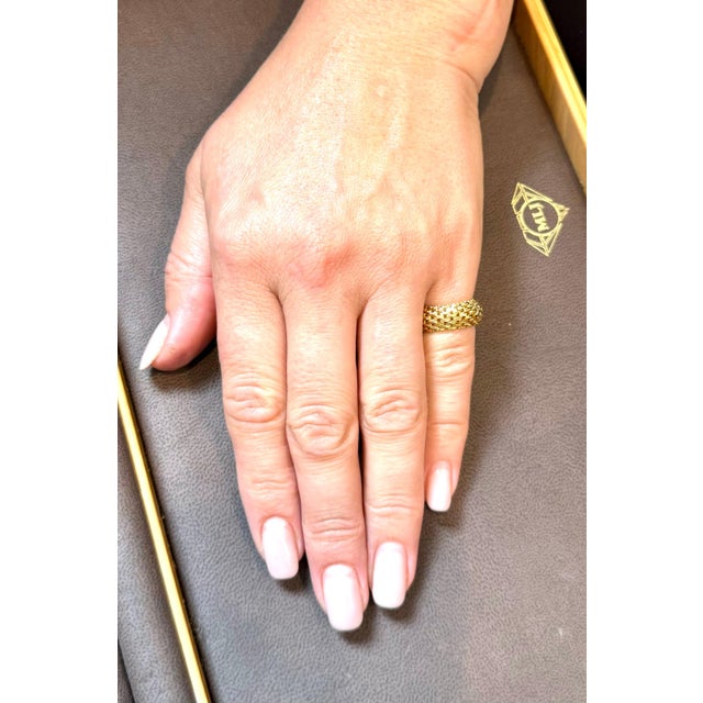 18 Karat Yellow Gold Classic Wide Wedding Band With Design Ring, Unisex Size 5.5 For Sale - Image 14 of 18