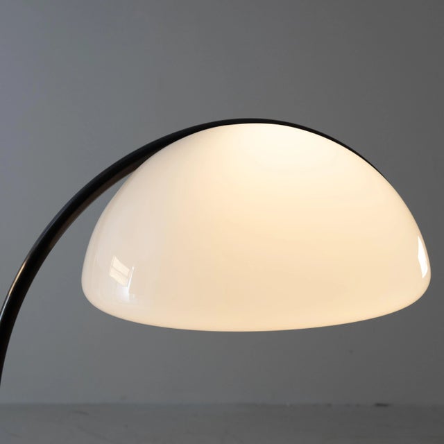 Martinelli Luce Serpente Floor Lamp by Elio Martinelli for Martinelli Luce For Sale - Image 4 of 10